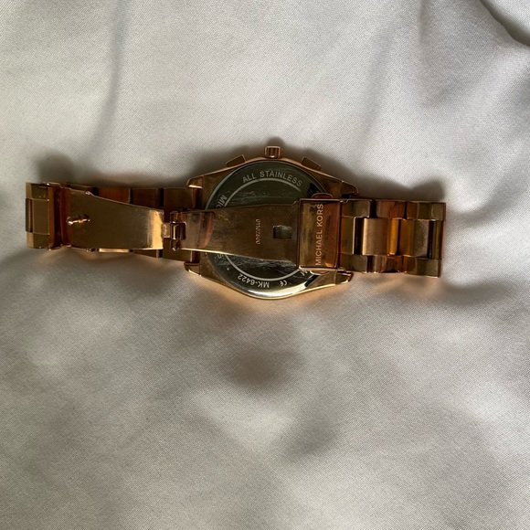 MICHAEL KORS Vail Rose Gold Dial Ladies Chronograph Watch - Picture 3 of 8